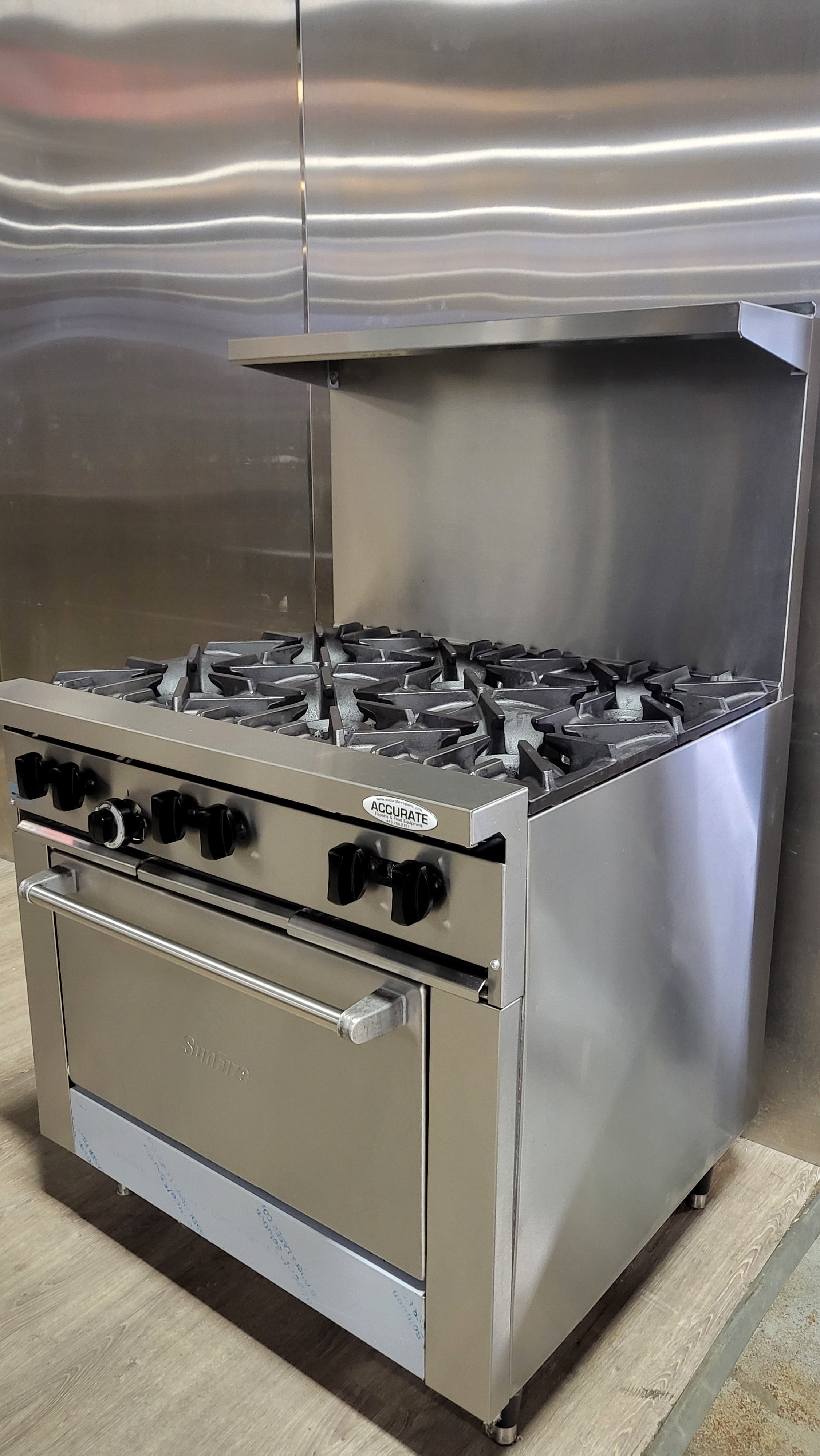 Thumbnail - Garland X36-6R Range with 6 Burners and 26in Oven