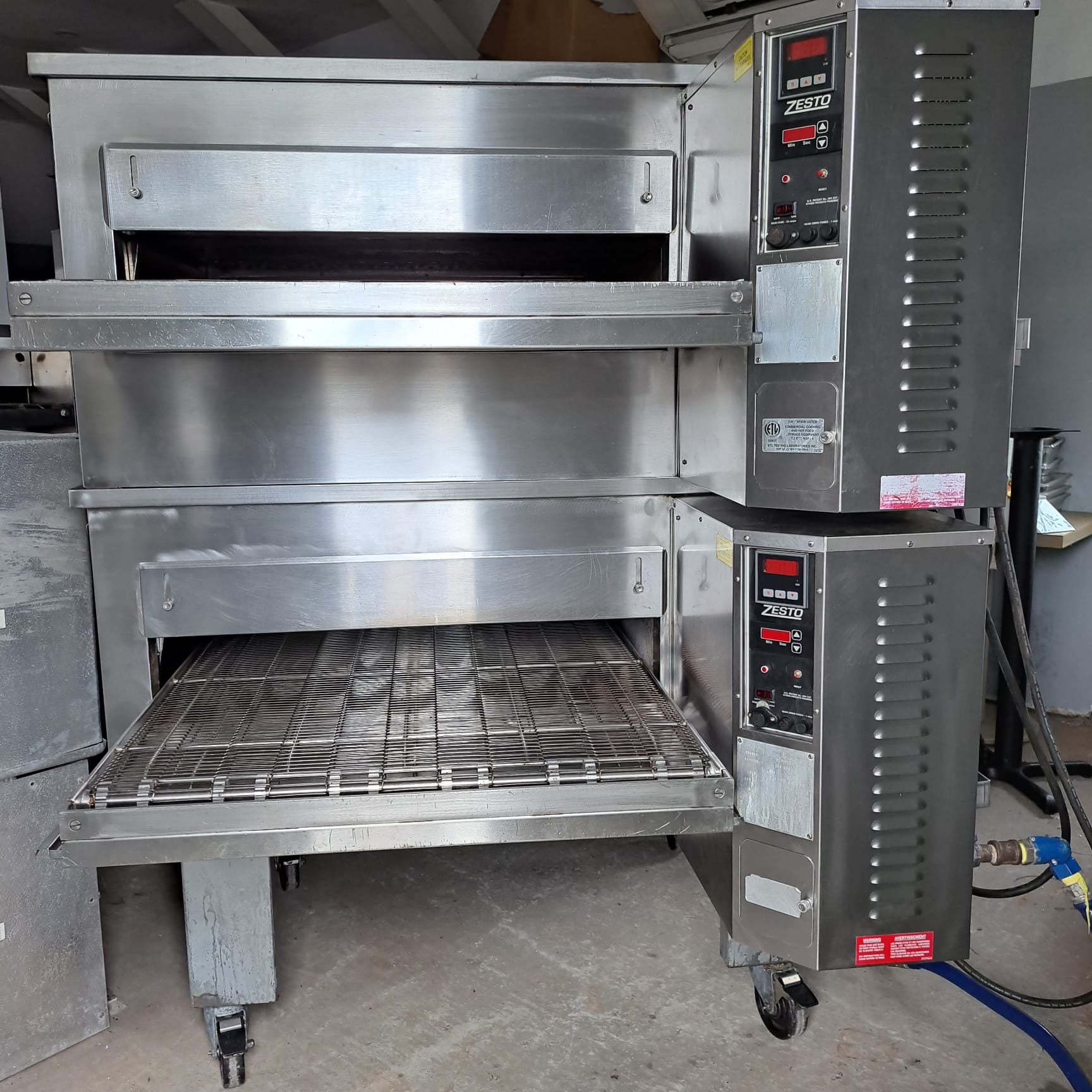 Thumbnail - Zesto CG3632 Conveyor Double Stack Oven