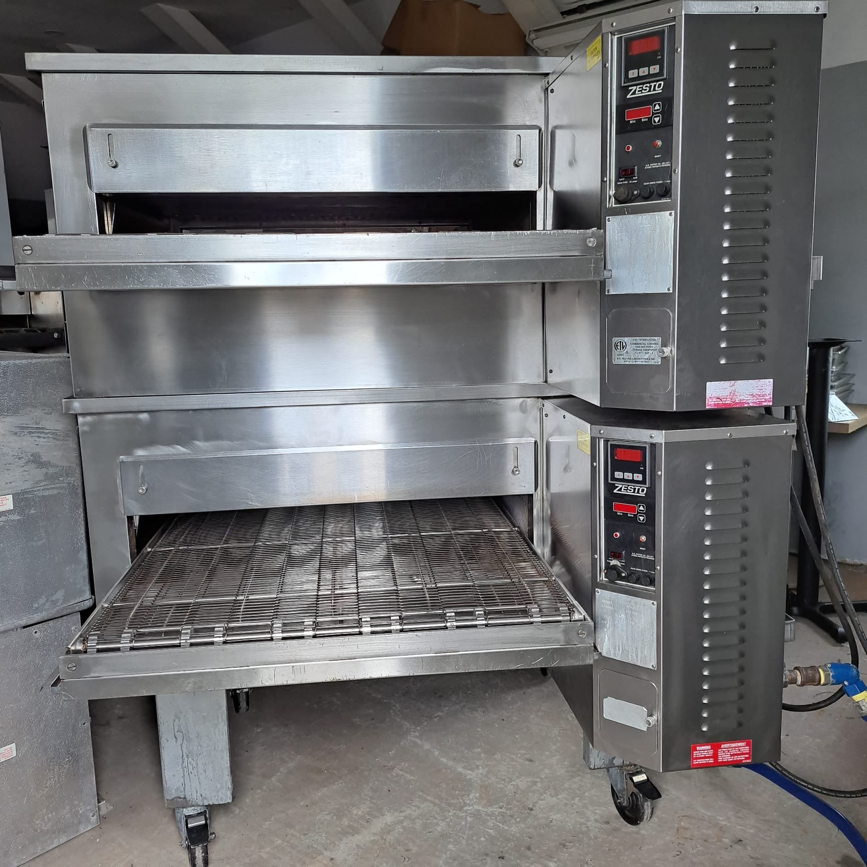 Thumbnail - Zesto CG3632 Conveyor Double Stack Oven