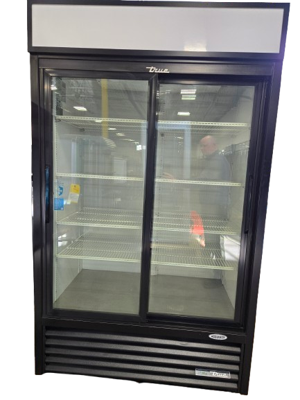 True GDM-41-HC-LD 2 Door Merchandiser